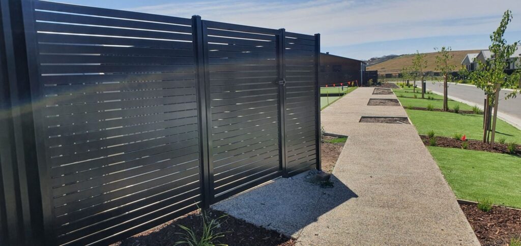 aluminium slat fencing options - Visser Fencing